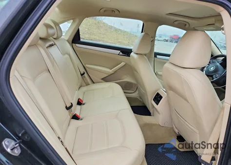 2013 Volkswagen Passat Se z USA, uszkodzony, nr VIN 1VWBP7A38DC093454